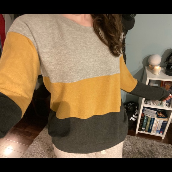 nine britton crew neck sweater, size S, gray and yellow - Picture 3 of 5